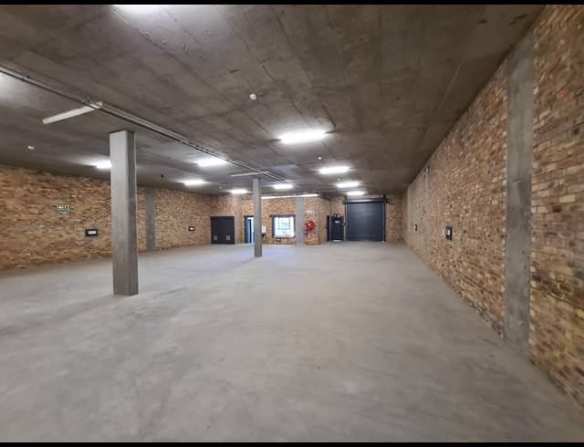 416M² WAREHOUSE TO LET IN RIVERSANDS